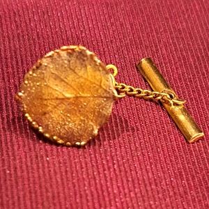🙃6/$10 Leaf Tie Tack